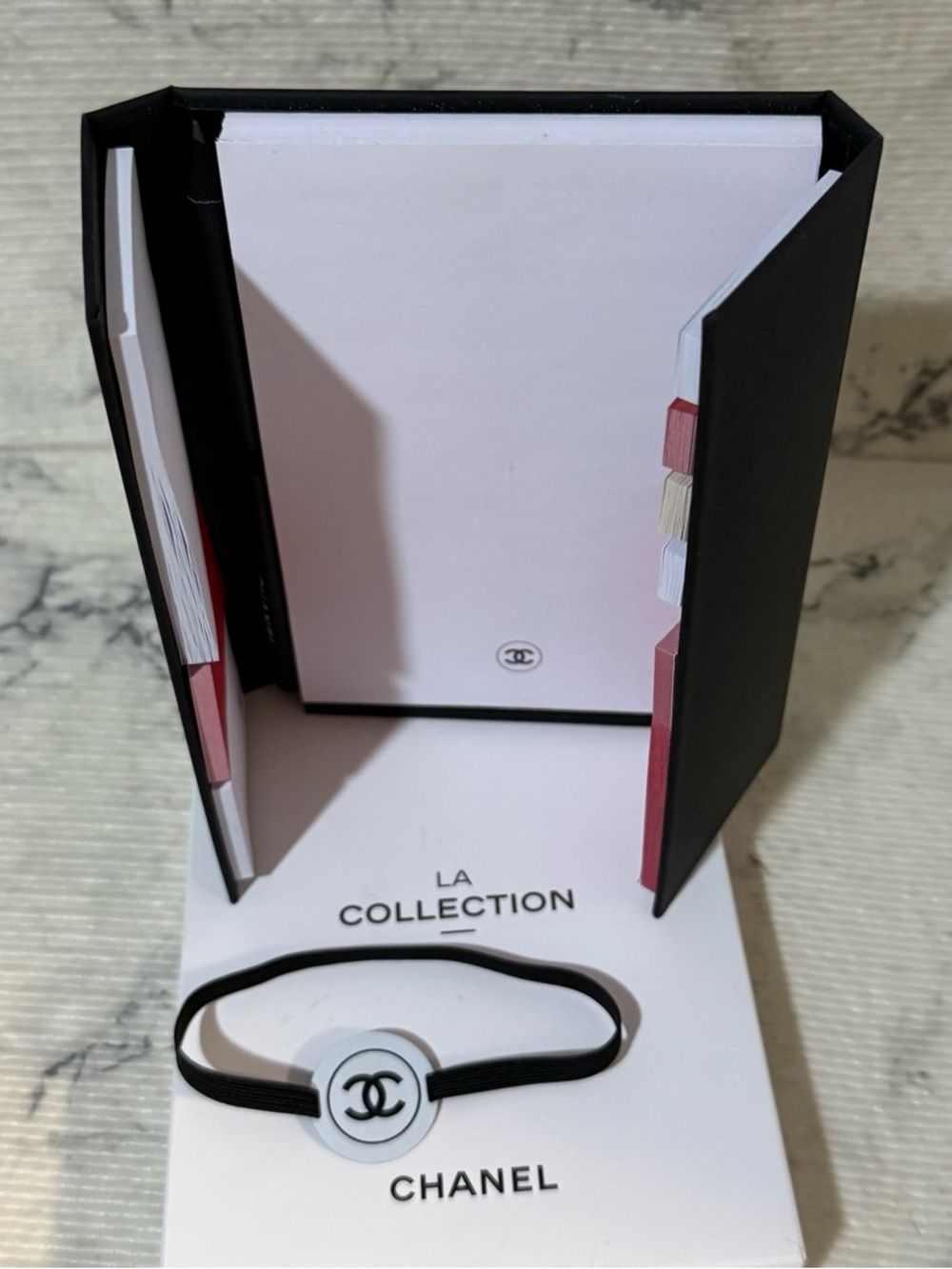 Chanel Beauty Notepad / Sticky Notes set with Pencil - Picture 6 of 14